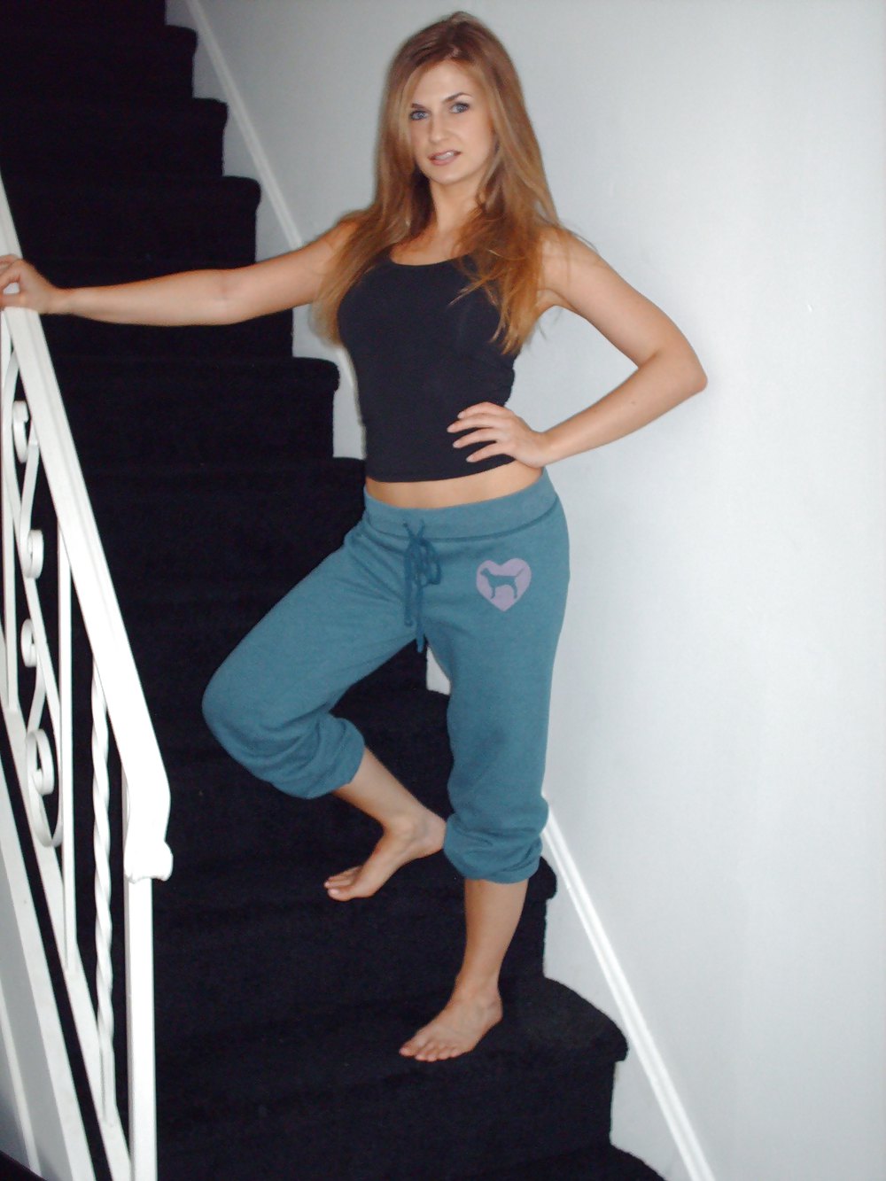 スウェットパンツのアマンダ
 #15123695