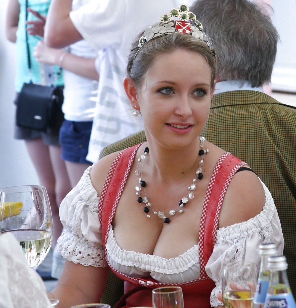 Teenie Cleavage Queens #9713309