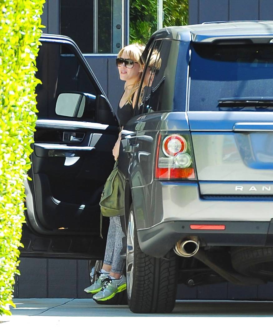 Hilary Duff Out in Beverly Hills #3326324
