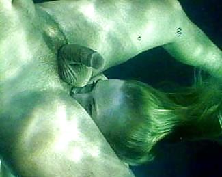 Sexo bajo el agua
 #1070100