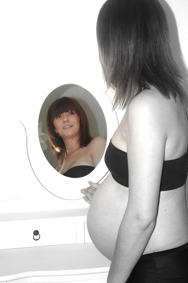 Cyndie enceinte
 #21454252