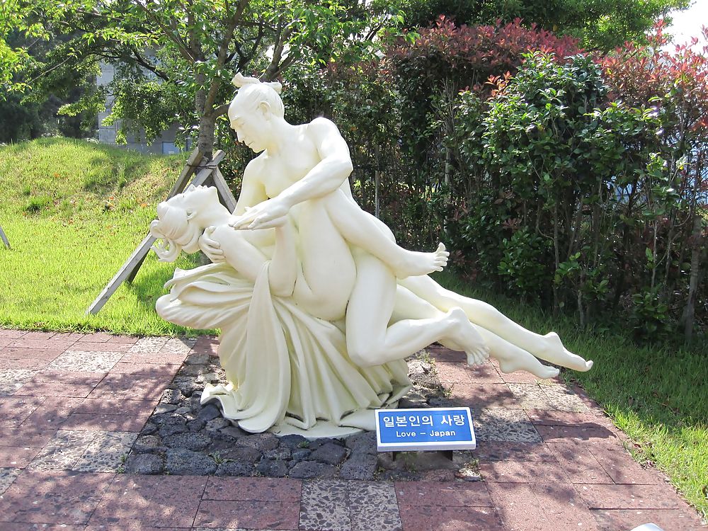 Grandi sculture erotiche 1 - parco erotico coreano
 #10315589