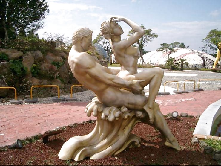 Grandi sculture erotiche 1 - parco erotico coreano
 #10315705