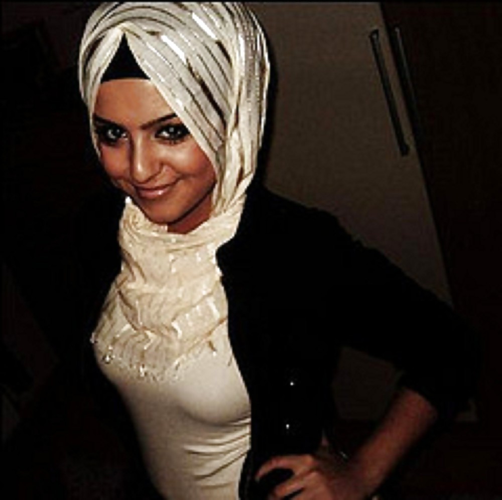 Arab woman with big chest 3 #10596875