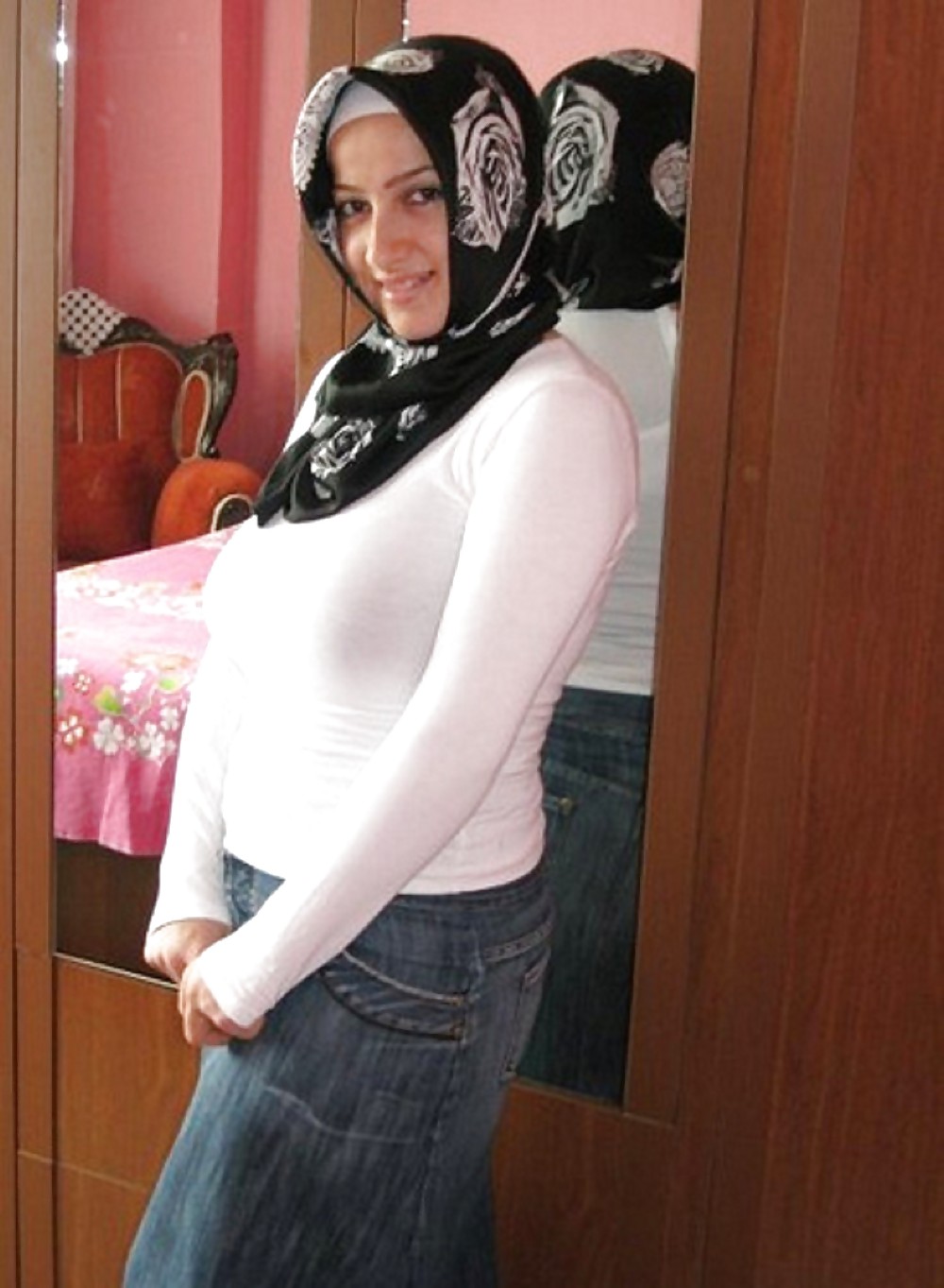 Arab woman with big chest 3 #10596883