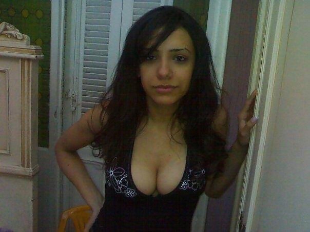 Arab woman #3999681