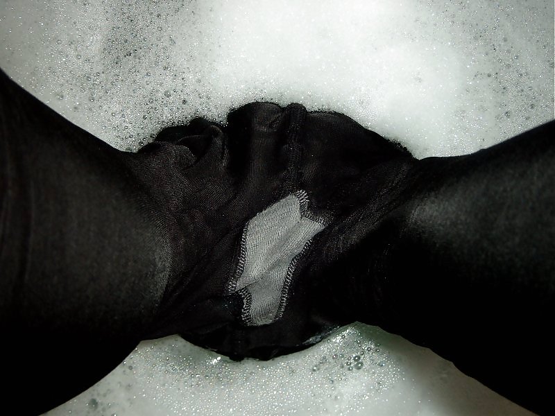 In Strumpfhose im Wasser - in pantyhose in water #9486892
