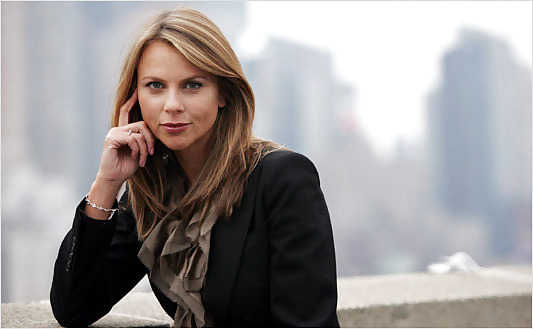 Lara logan collezione
 #1492444