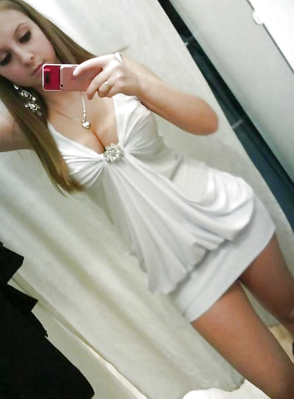 Giovani sexy di facebook in micro vestito 
 #18185729