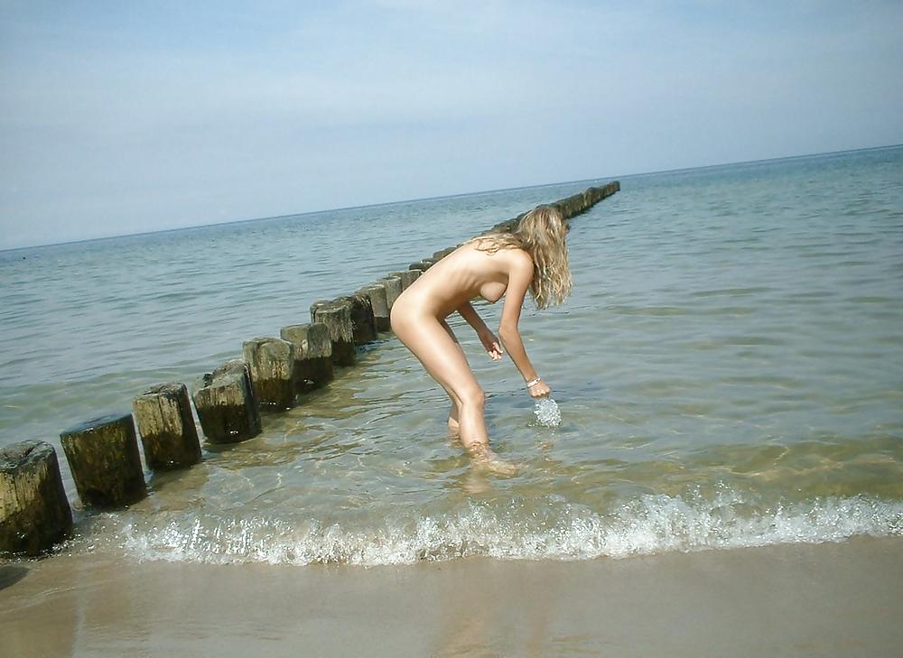 Spiaggia nudista adolescenti
 #1076785
