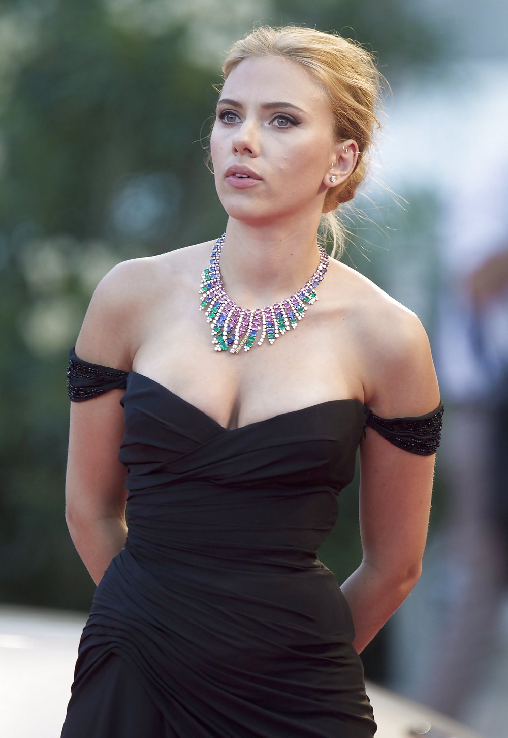 Scarlett johansson - tetas en la alfombra roja
 #21722740