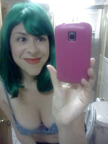 Nina (緑髪のカーヴィーなコスプレ・ガールの方が好きです！)
 #20158533