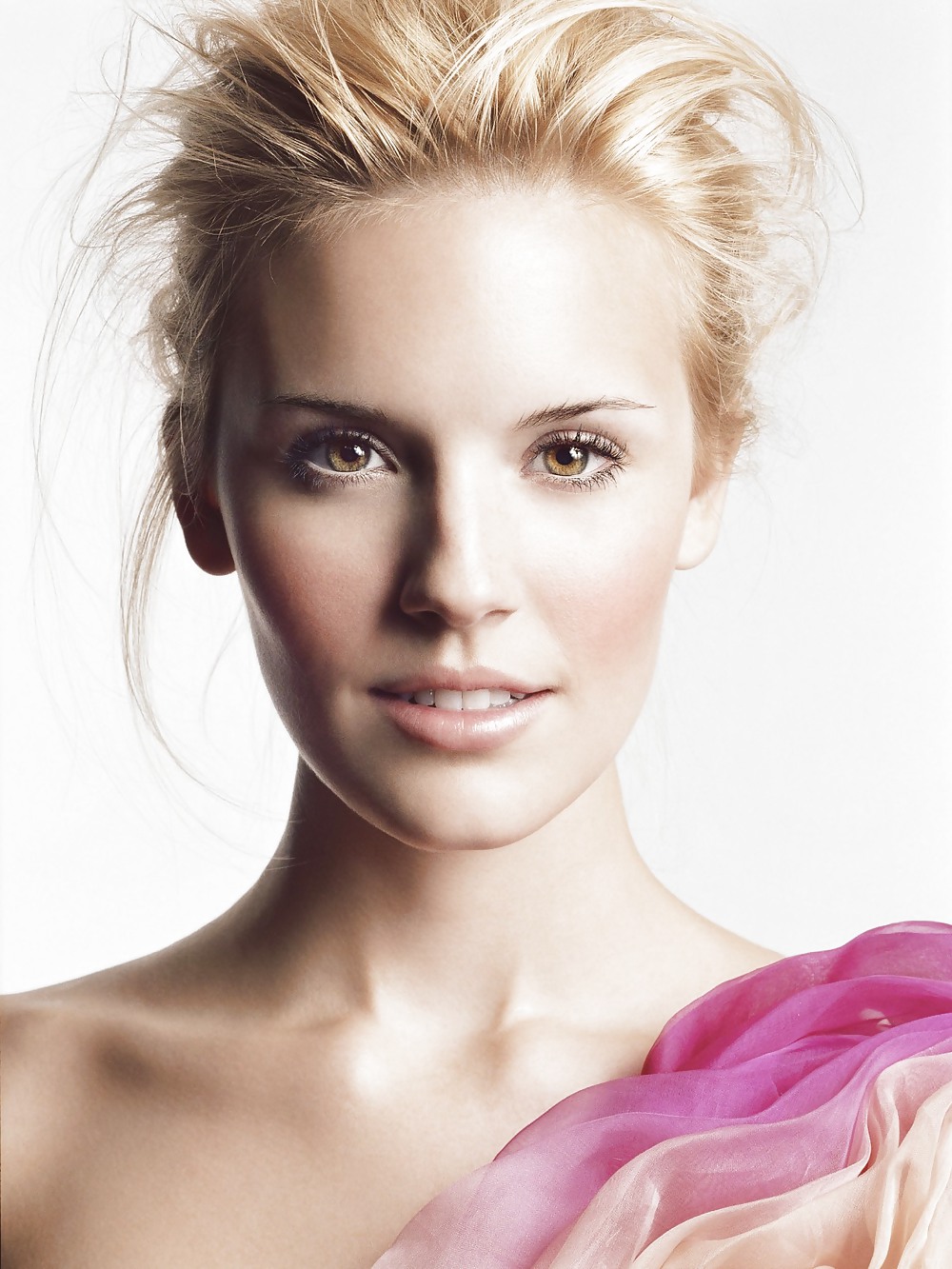 Maggie grace By twistedworlds #3303461