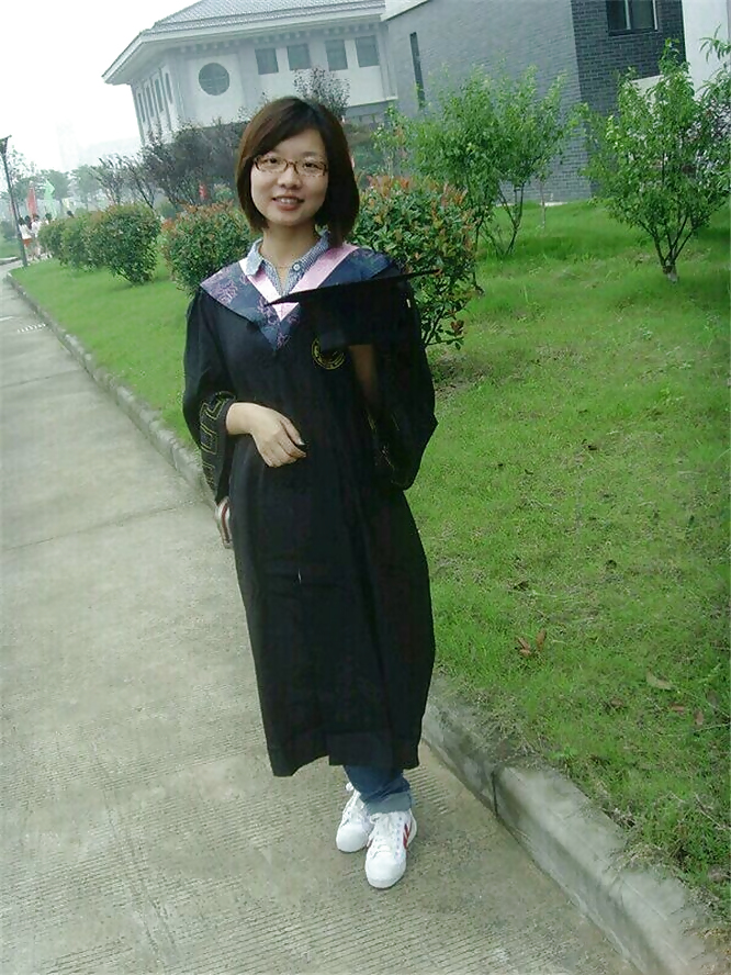 Graduada china expuesta
 #22312882