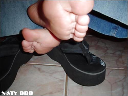 ナターシャ-セクシーなブラジリアンの足
 #18072564