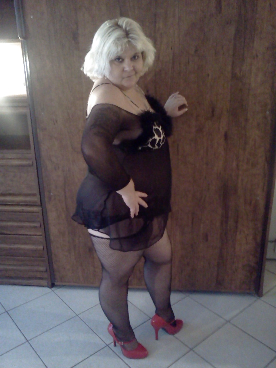Naughty milf wife likes to dress slutty .. #20126229