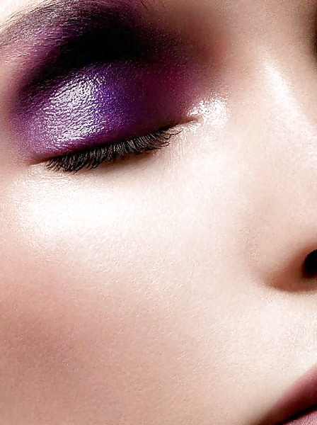 A little bit of glamor ? #10073572