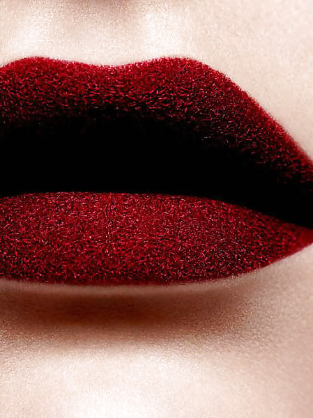 A little bit of glamor ? #10073601