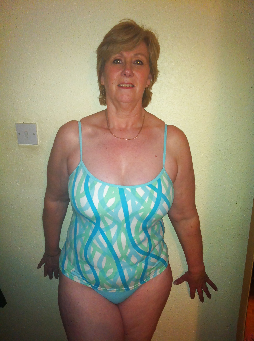 Hot Mature in Bathing Suit #21370059