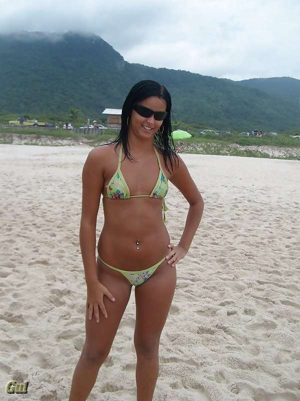 Brasilianisches Mädchen #4849761