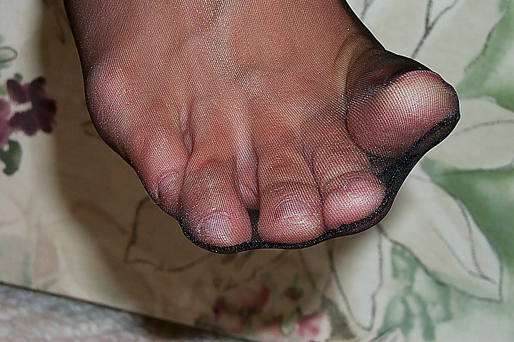 Hanes feet  #8711406