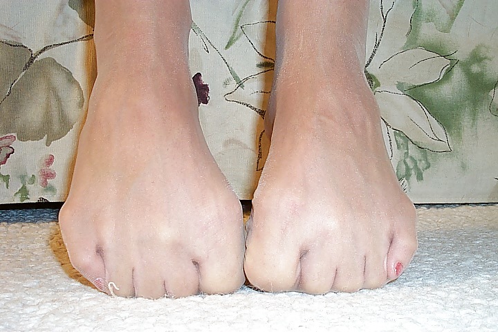Hanes feet  #8711443