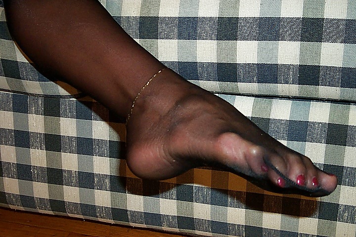 Hanes feet  #8711536