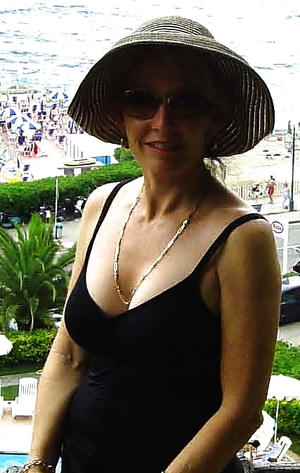 Rebecca...dulce gilf con clase
 #13943043