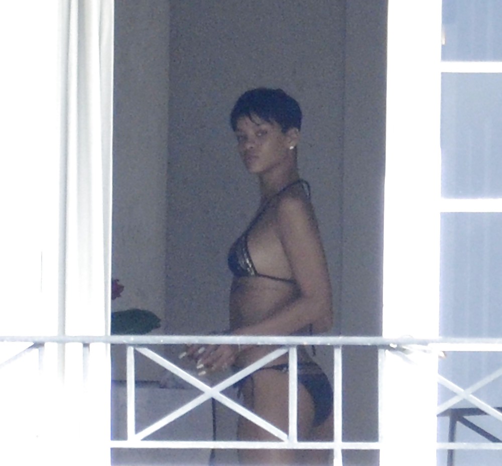 Rihanna - boobs and ass - nude !!!
 #15252480