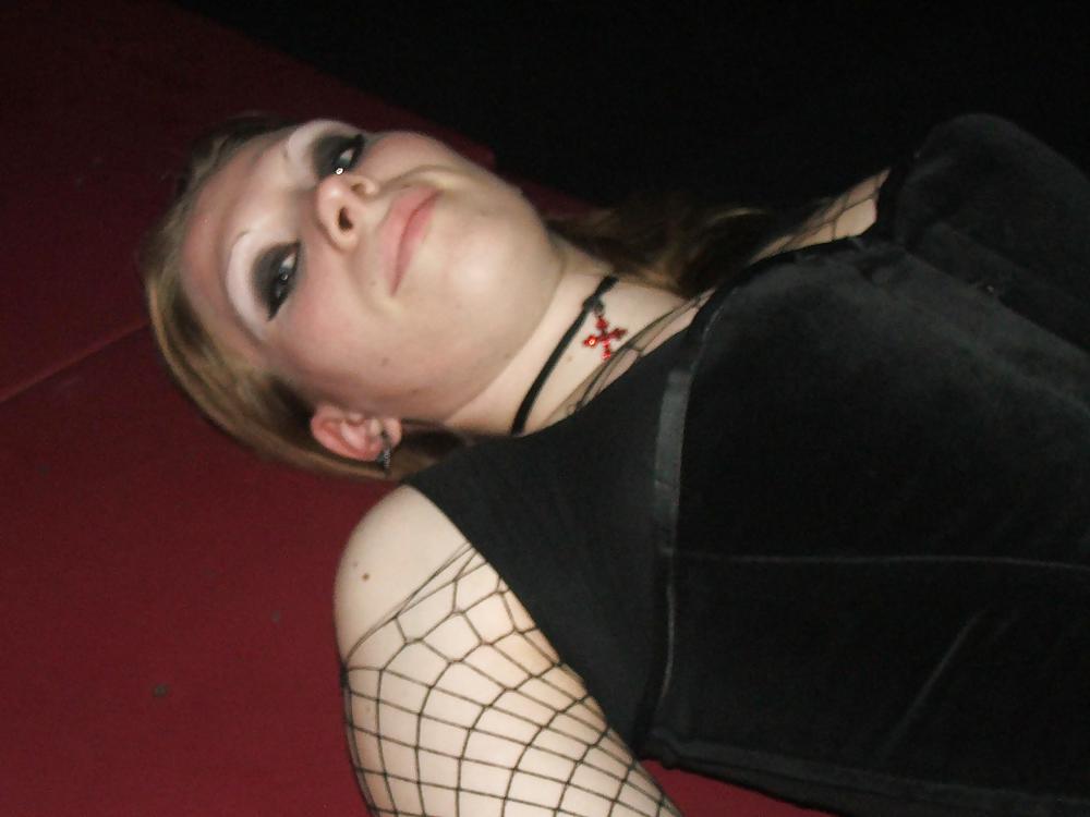 Sexy bionda tedesca gothic teenager
 #18046266