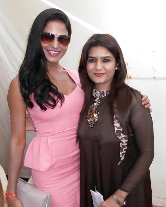 Yummy muslim news readers 2 who wud you fuk? Comment needed
 #15807564