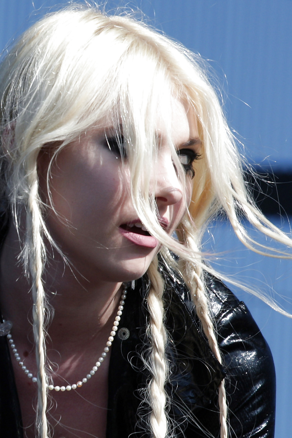 Taylor Momsen (nipple tape) Heineken Festl Italy #4146503