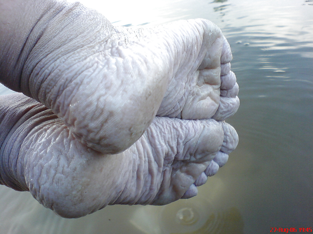 Bianca's wet wrinkled feet  #4479626