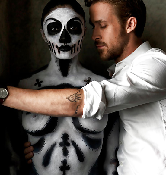 Ryan gosling y una mujer esqueleto desnuda?
 #5991488