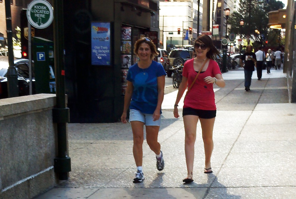 Philly girls random girls on the street
 #5137364