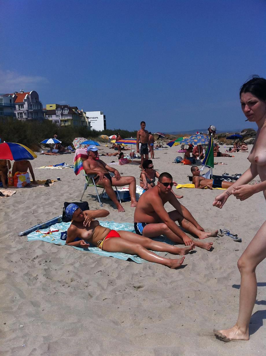 Ragazze della spiaggia bulgara dal mare nero - iv
 #8811337