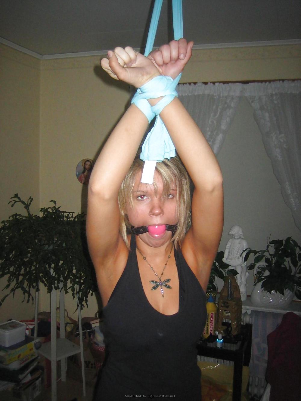 Bondage un poco para un adolescente
 #9411343