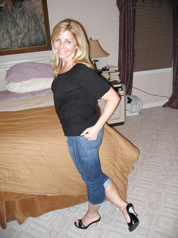 Sexy MILF 1 #16297643