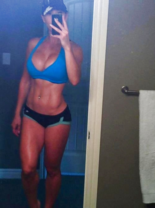 Chicas con abdominales
 #13837240
