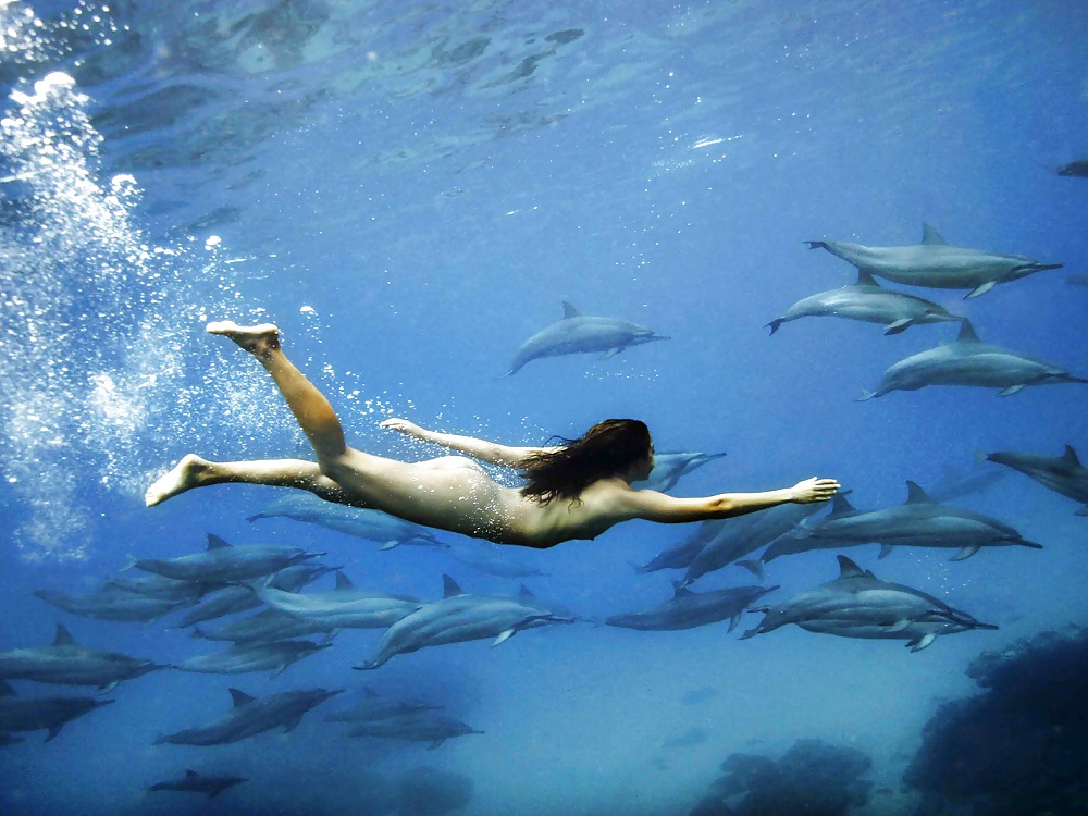 Underneath water #9555436