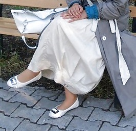 コップの中の女性の足、トルコのヒジャブ、ターバンリ、アヤク、靴底2
 #19227412