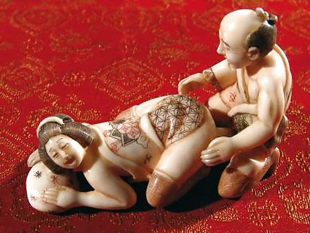 Piccole sculture porno - netsuke giapponesi e sculture in avorio
 #9200288
