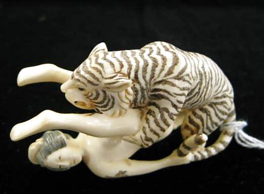 Piccole sculture porno - netsuke giapponesi e sculture in avorio
 #9200339