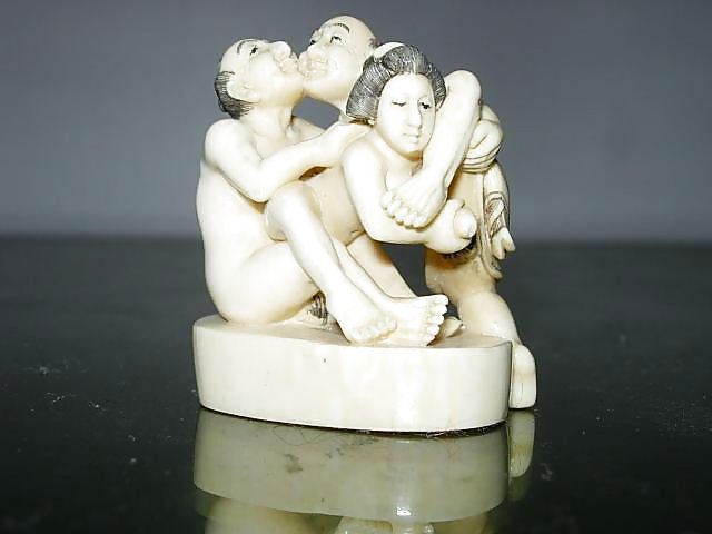 Piccole sculture porno - netsuke giapponesi e sculture in avorio
 #9200384