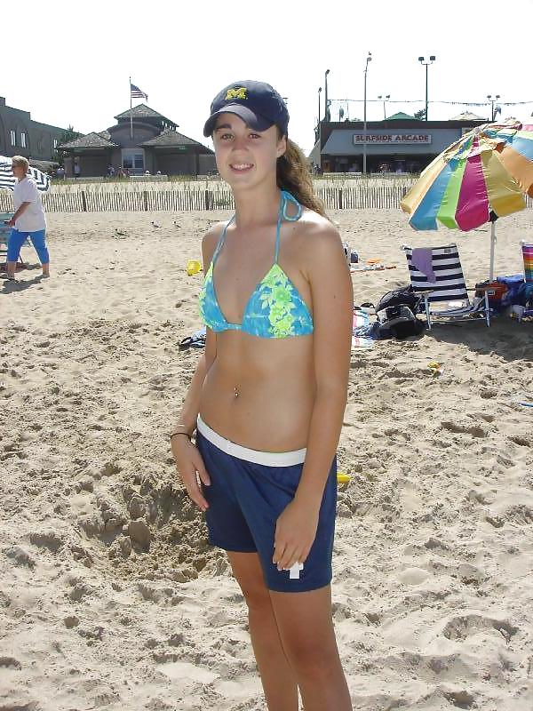 BIKINI CUTIES XIII #9800225