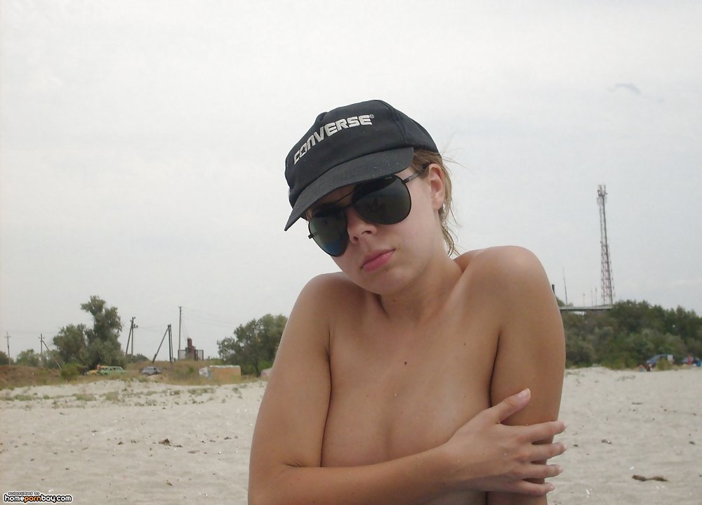 Flashing my tits on the beach #18670826