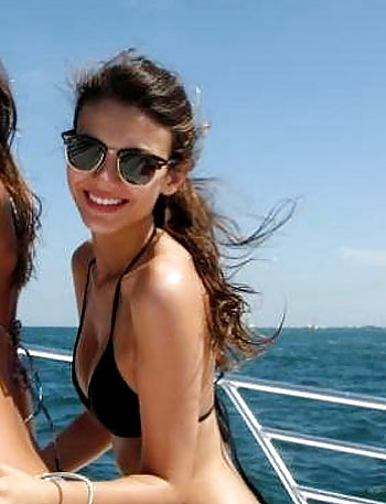 Victoria Justice Bikini #10906420