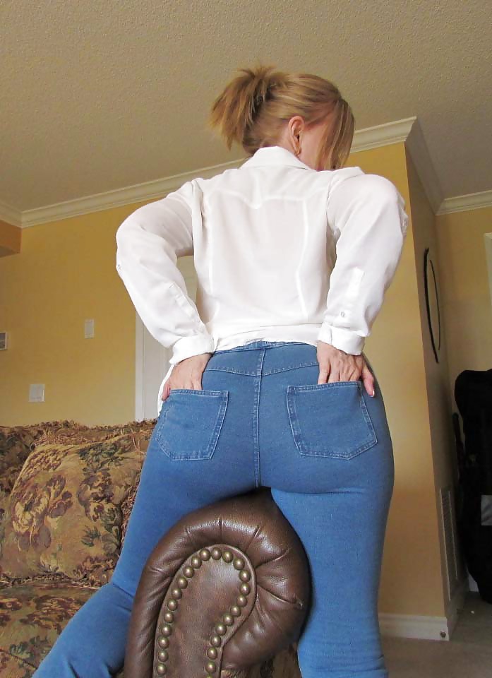 Women in and out of jeans #4294644