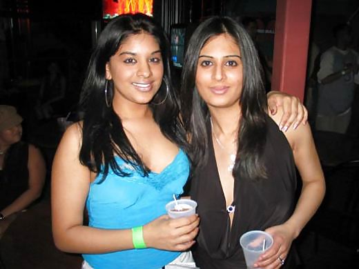 Indian Girls Pics Taken In a Bangalore Pub #5215274