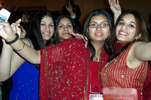 Indian Girls Pics Taken In a Bangalore Pub #5215352